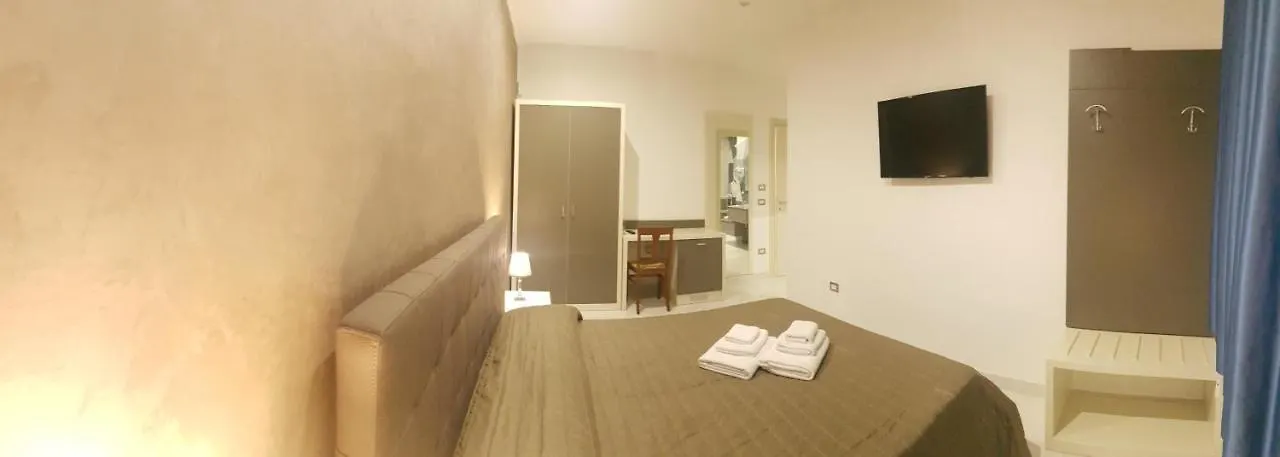 Madigans Rooms Bed&Breakfast Lecce 0*,  Italia