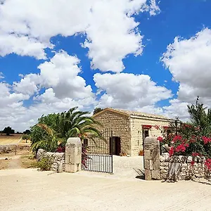 https://agriturismo-il-melograno-cannizzara.sicilyhotelsitaly.net